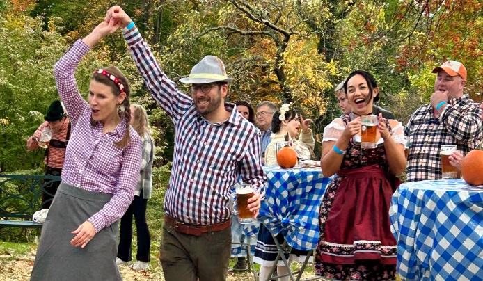 people dancing beer