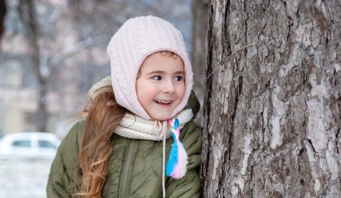 girl tree hat